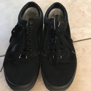 Black Vans Women's Size 8 (Price Negotiable)